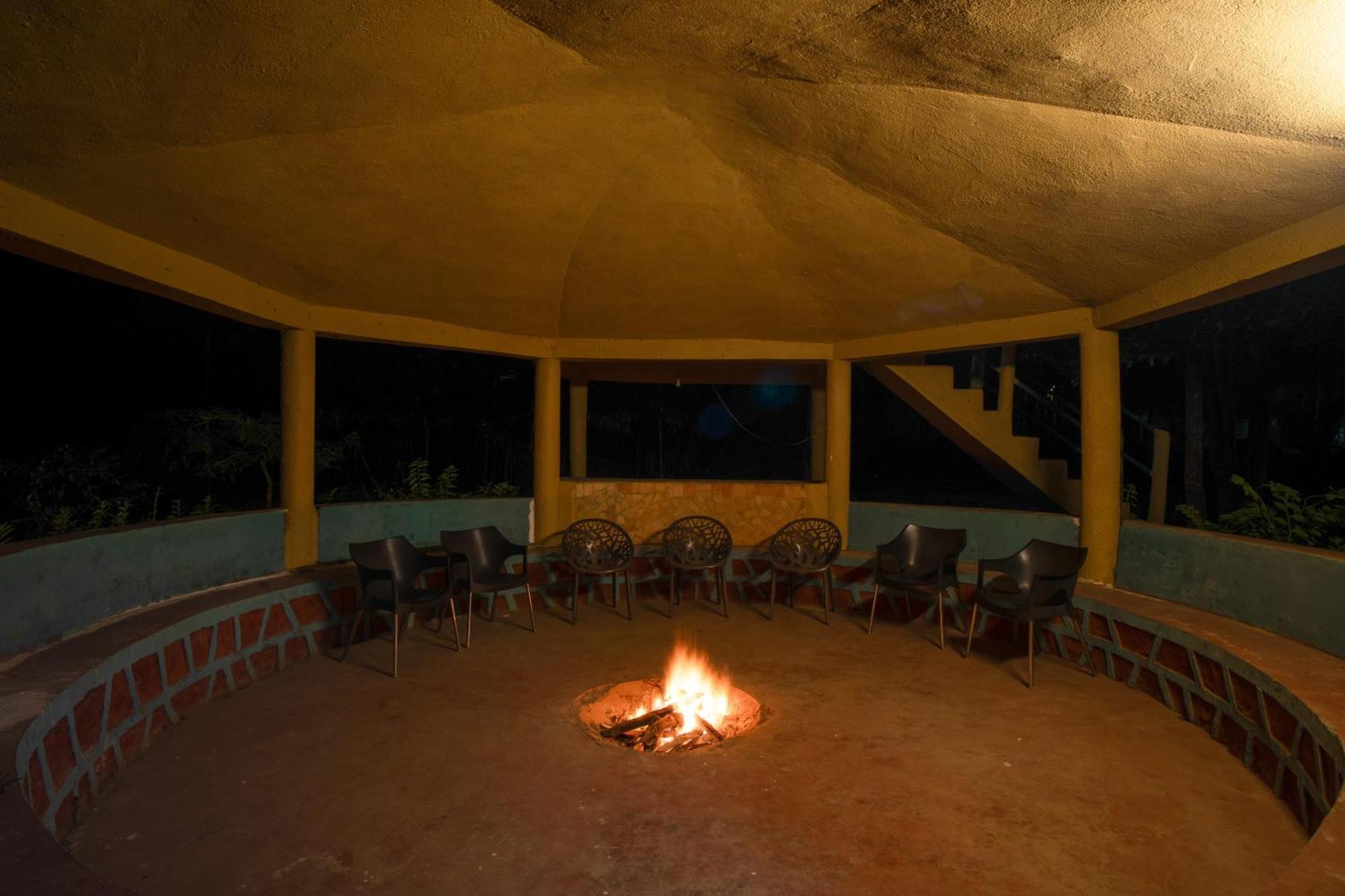 Treebo Premium Mowgli'S Den, Pench Hotel Khawasa Exterior photo