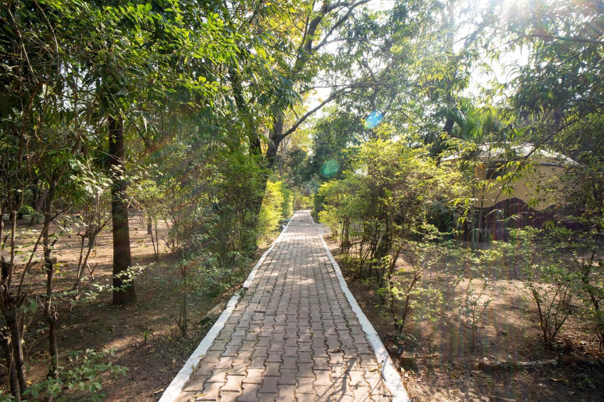 Treebo Premium Mowgli'S Den, Pench Hotel Khawasa Exterior photo