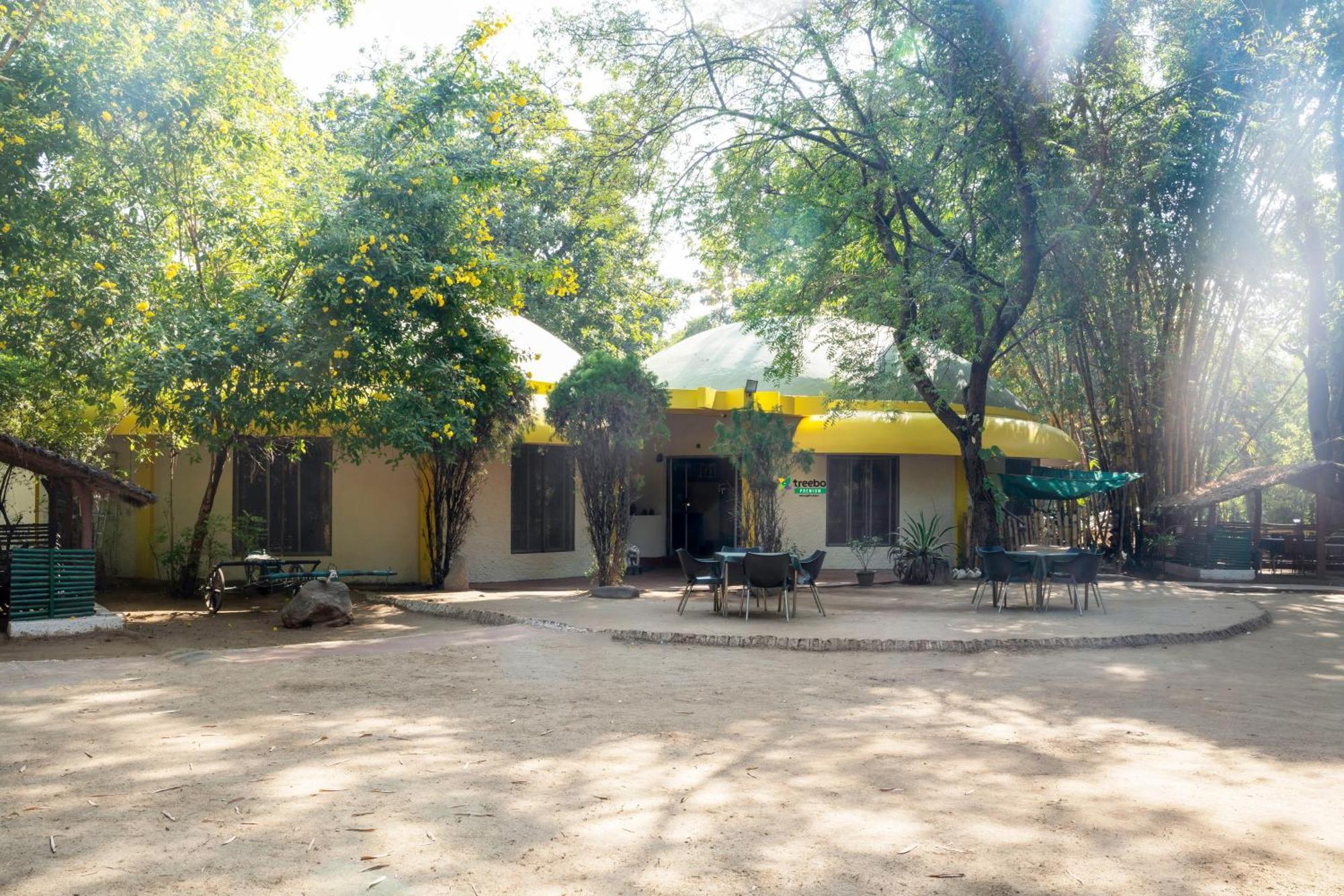Treebo Premium Mowgli'S Den, Pench Hotel Khawasa Exterior photo