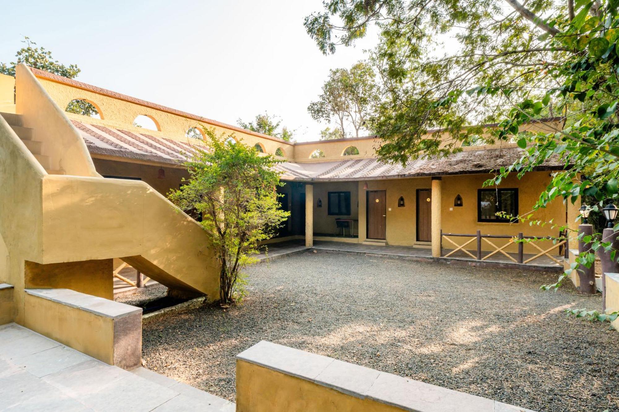 Treebo Premium Mowgli'S Den, Pench Hotel Khawasa Exterior photo